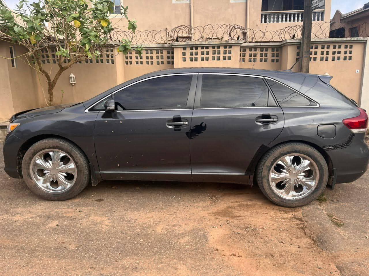 A picture of 2013 Toyota Venza 2013 full Option 4plug venza full option