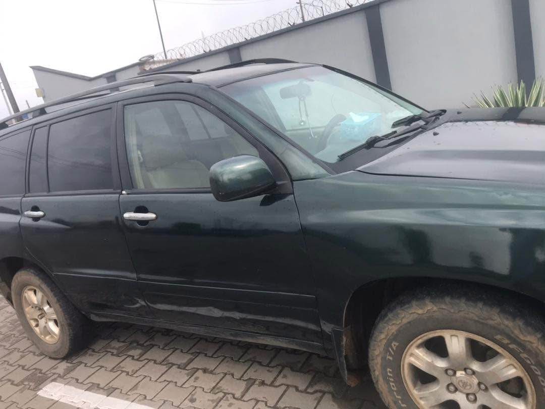 A picture of 2001 TOYOTA Highlander
