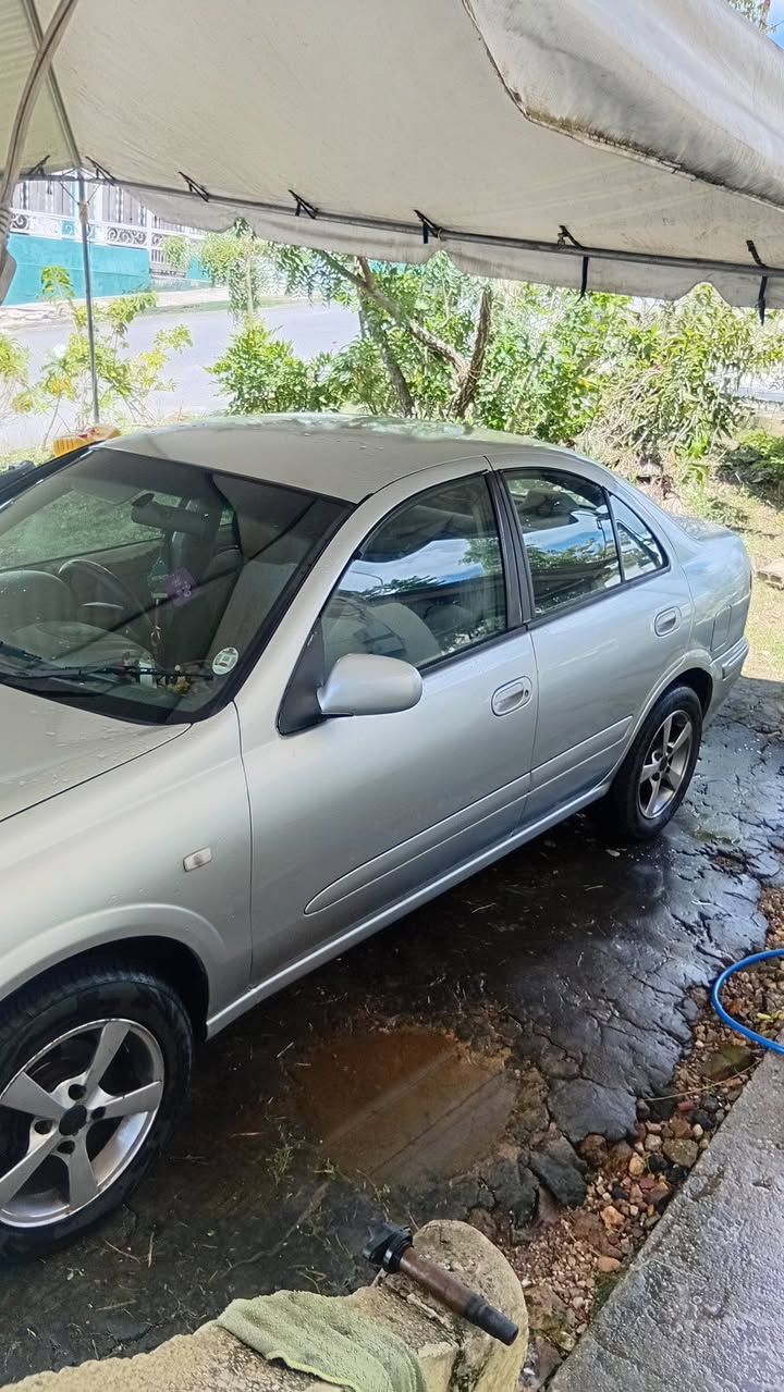 nissan almera