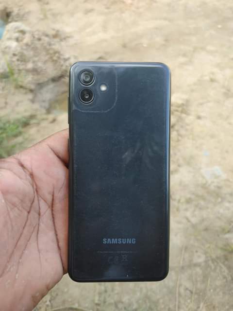 A picture of SAMSUNG A04