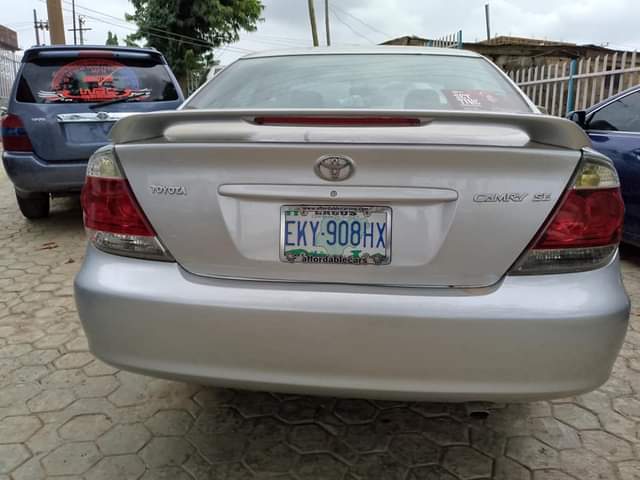 A picture of Toyota Camry 04