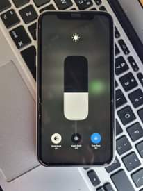A picture of Iphone xr