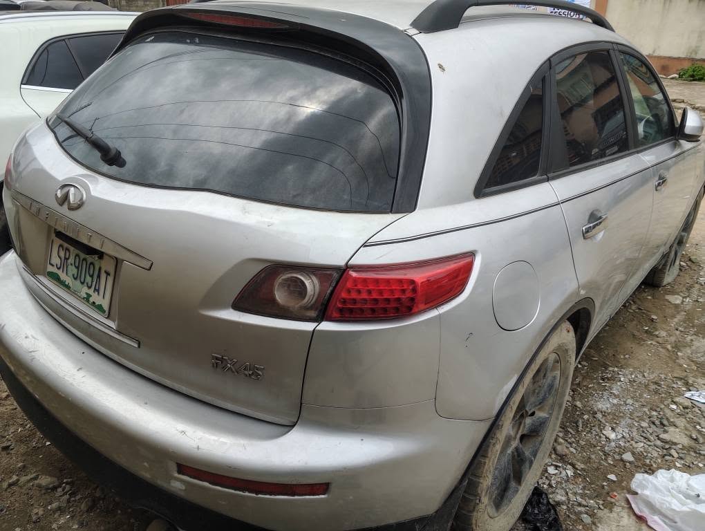 A picture of Oye motor location Akoka Yaba Lagos besides unilag pako bus