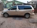 A picture of Toyota sienna 2001