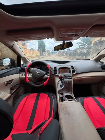 A picture of Preowned 2010 Toyota Venza XLE