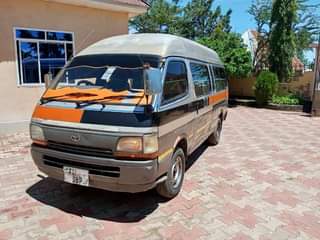 A picture of  TOYOTA HIACE INAUZWA BEI 12.5 MILLION TUU 3L ENGINE