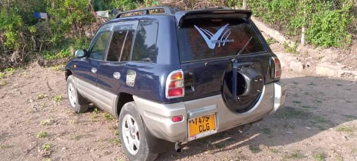 A picture of Toyota rav 4 inauzwa 0755 294 764