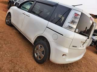 A picture of 2011 Toyota Sienta Toyota Dice 1.5cc