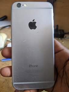 A picture of Iphone 6 plain 0695270000
