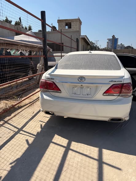 A picture of Toyota crown new model