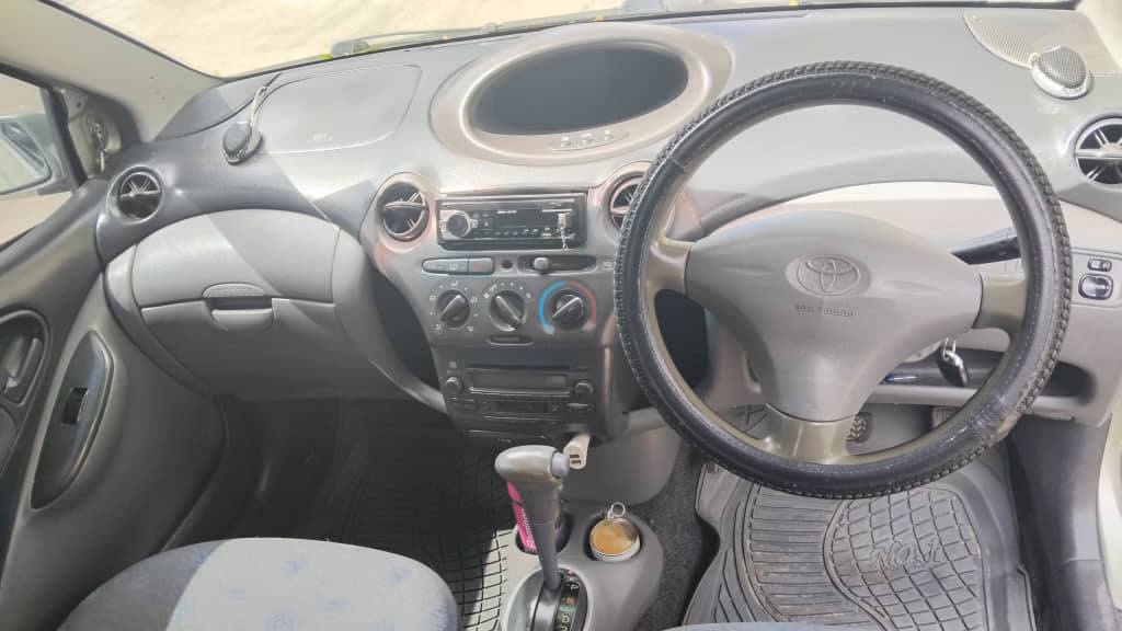 A picture of TOYOTA VITZ OLD MODEL DNB Good Condition Cc 990 Full