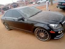 A picture of Mercedes Benz 300