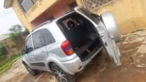A picture of Awoof Toyota RAV4 05 4x4 almost toks no need of