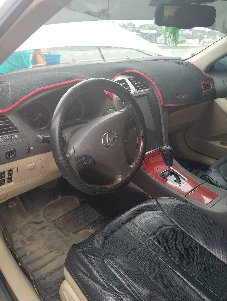 A picture of MISHAEL S MOTORS Lexus ES350