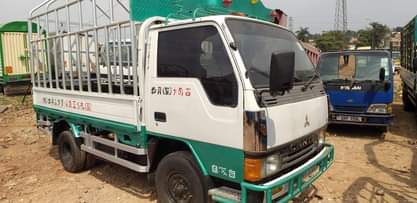 A picture of 2000 Fuso from 35m 0786025542 Fuso Q