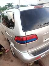 A picture of Toyota sienna 2002