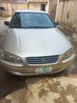 A picture of Toyota camry 2002 model aka droplight