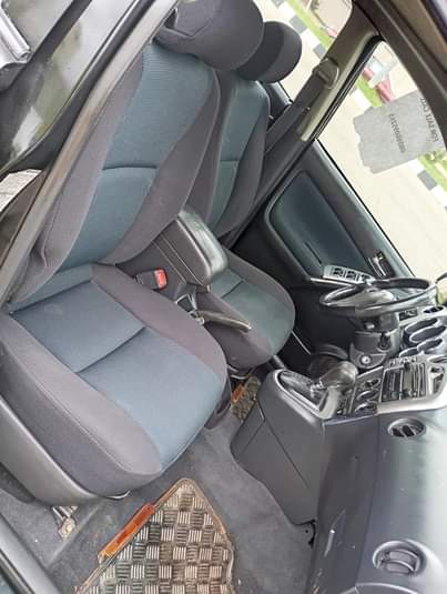 A picture of 2005 Toyota matrix