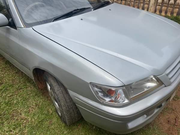 A picture of 9 8m 0705835212
