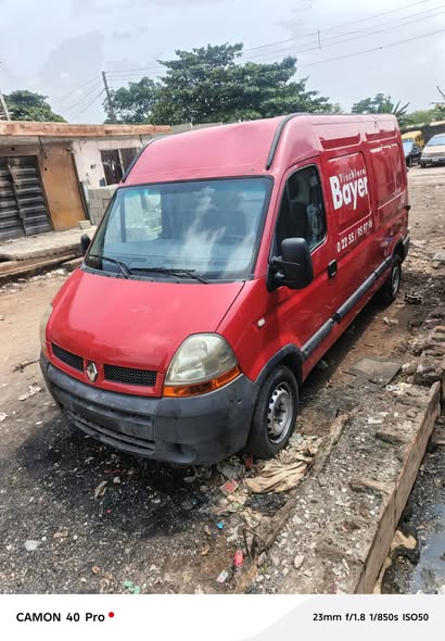A picture of Renault master