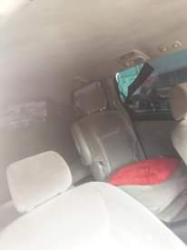 A picture of Toyota sienna 04