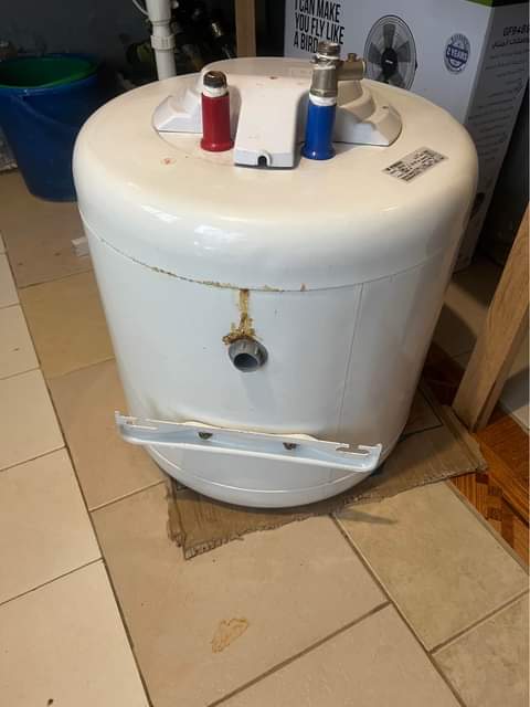 A picture of Used water heater for in bunga kalungu