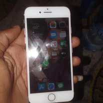 A picture of Iphone 7 ya Gb 32 mali halali betri healthy 91