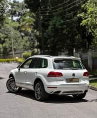 A picture of 100m Tourege Petrol 2014 0707 033900
