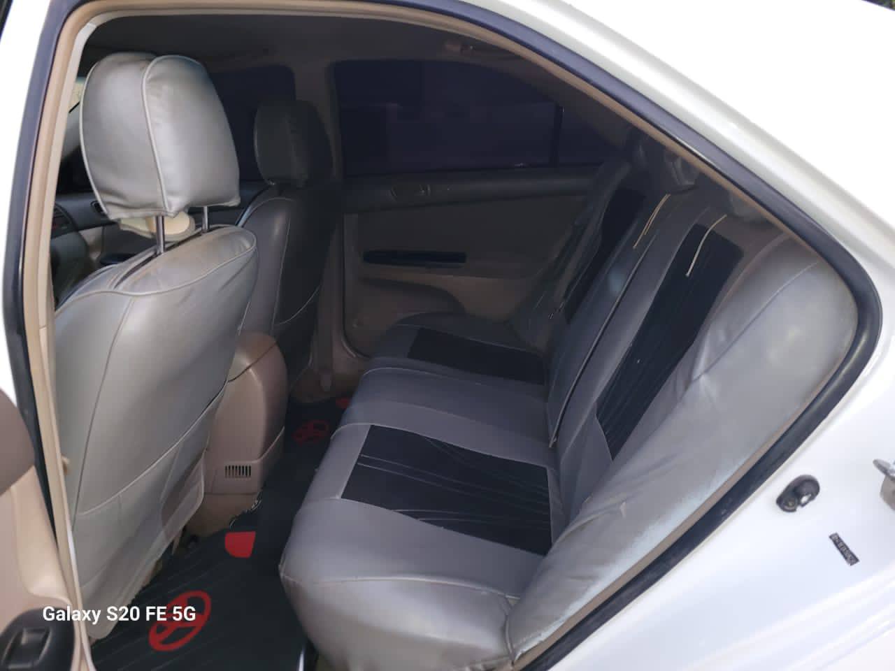 A picture of TOYOTA CAMRY 2005