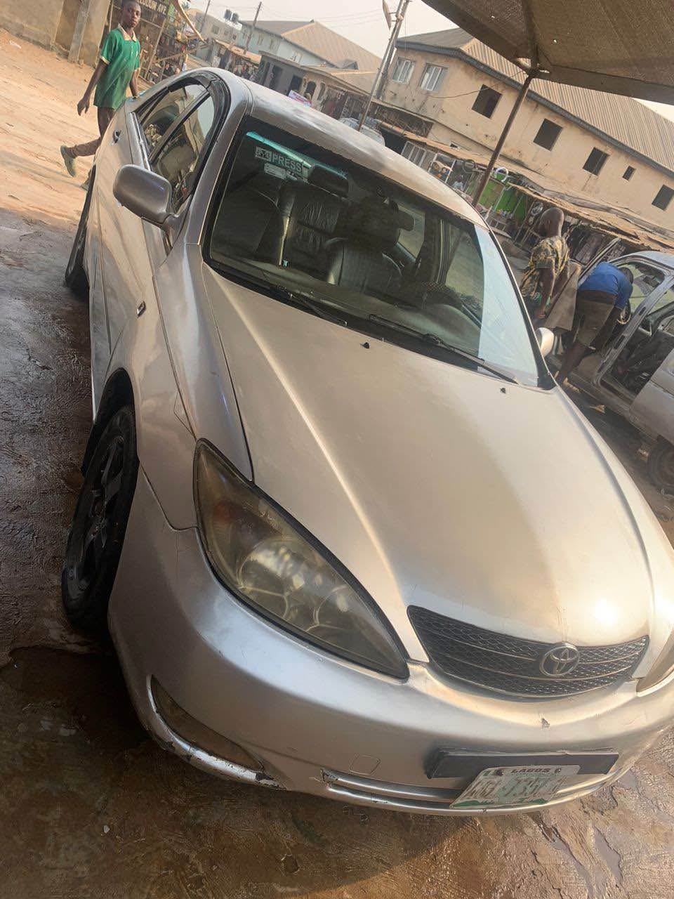 A picture of Toyota Camry 2004.
