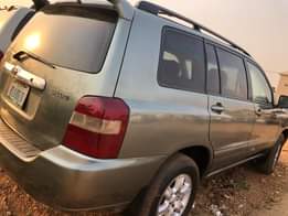 A picture of Toyota Highlander 2004 model In perfect condition Price 2 4m