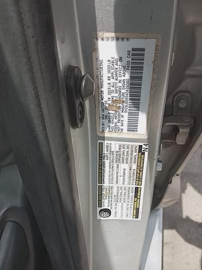 A picture of Pontiac vibe 2004 model