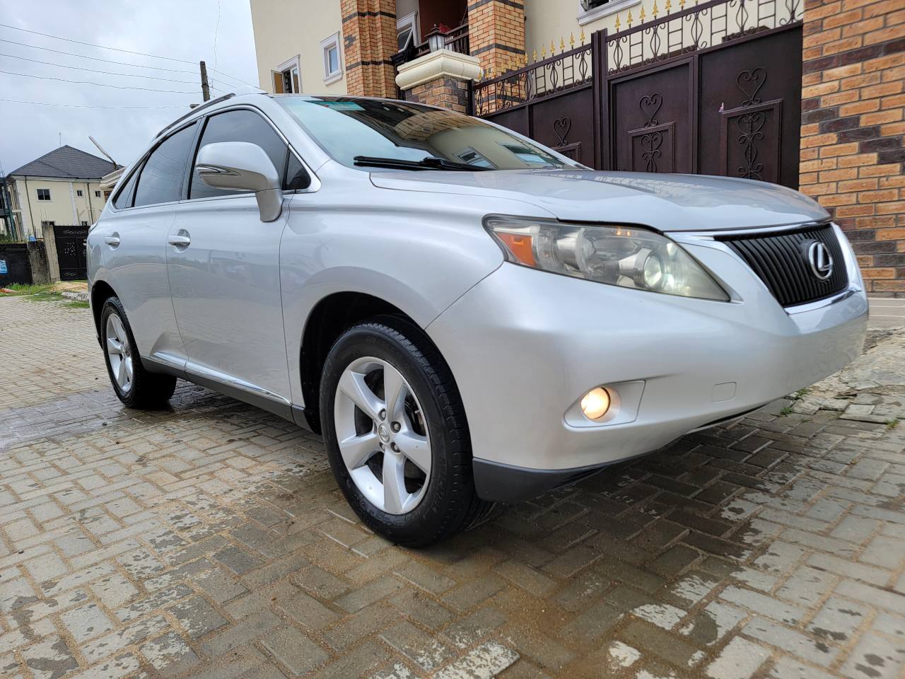 A picture of 2010 LEXUS RX350 FULL OPTION