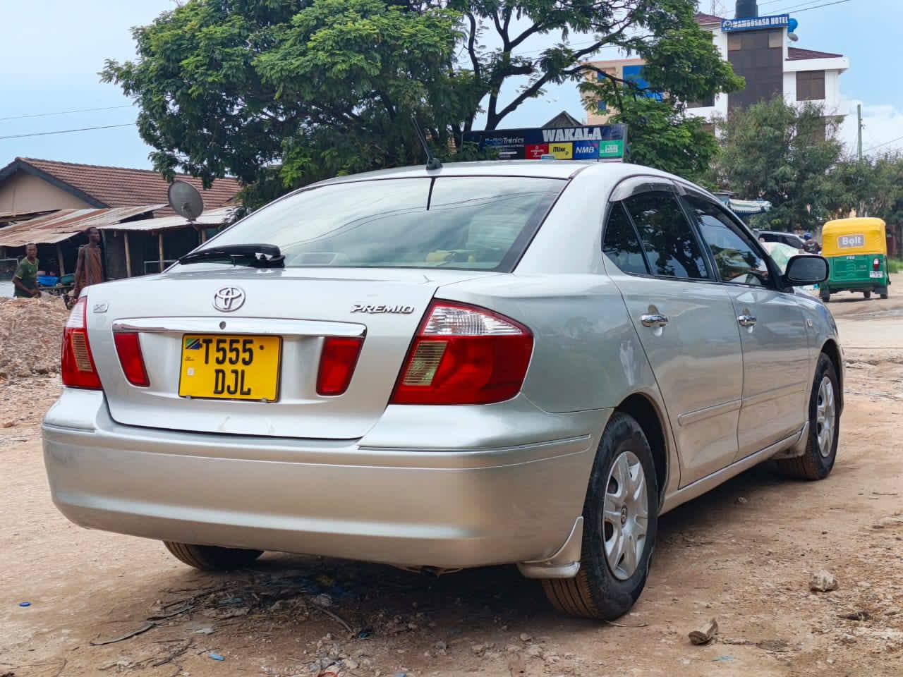 A picture of Toyota Premio 0767058883