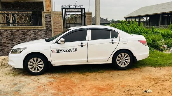 A picture of honda accord 2012 v6 engine untouched Gear perfect ac ikorodu