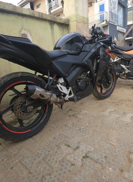 A picture of Honda CBR300r