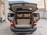 A picture of  few months drive 2005 Toyota Highlander limited 3rowl leather