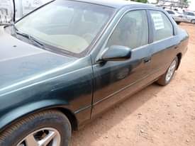 A picture of 2001 Toyota Camry