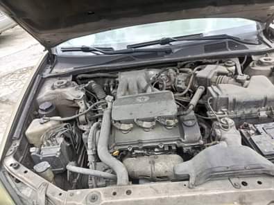 A picture of V6 Toyota Camry SE engine and gear perfectly fine interio