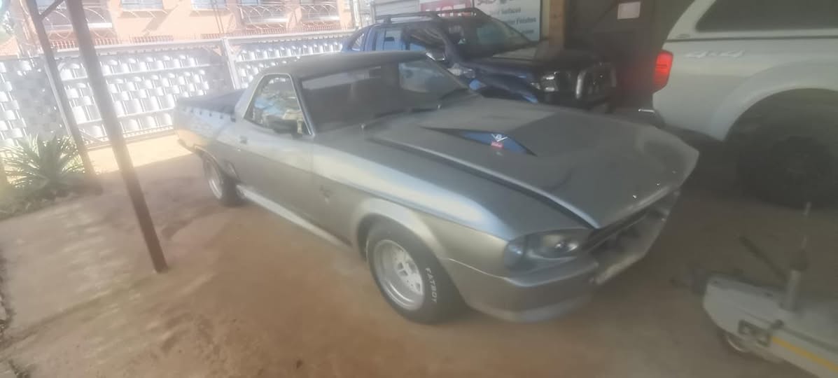 v8 cars