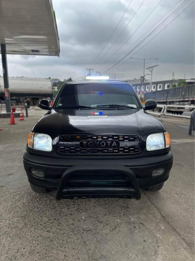 A picture of 2002 Toyota Tundra V6