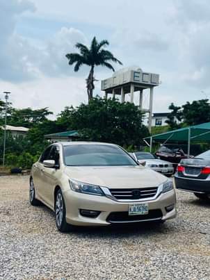 A picture of Honda Accord 2013