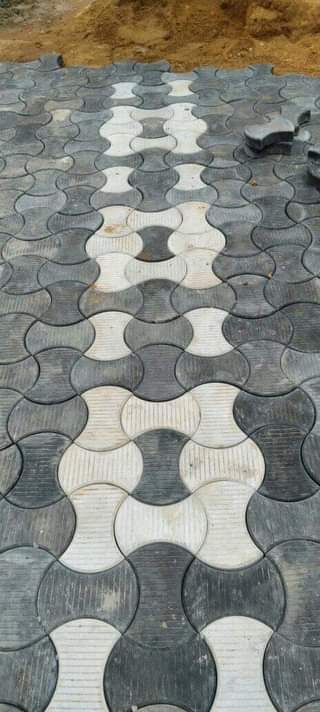 A picture of blocks and pevers