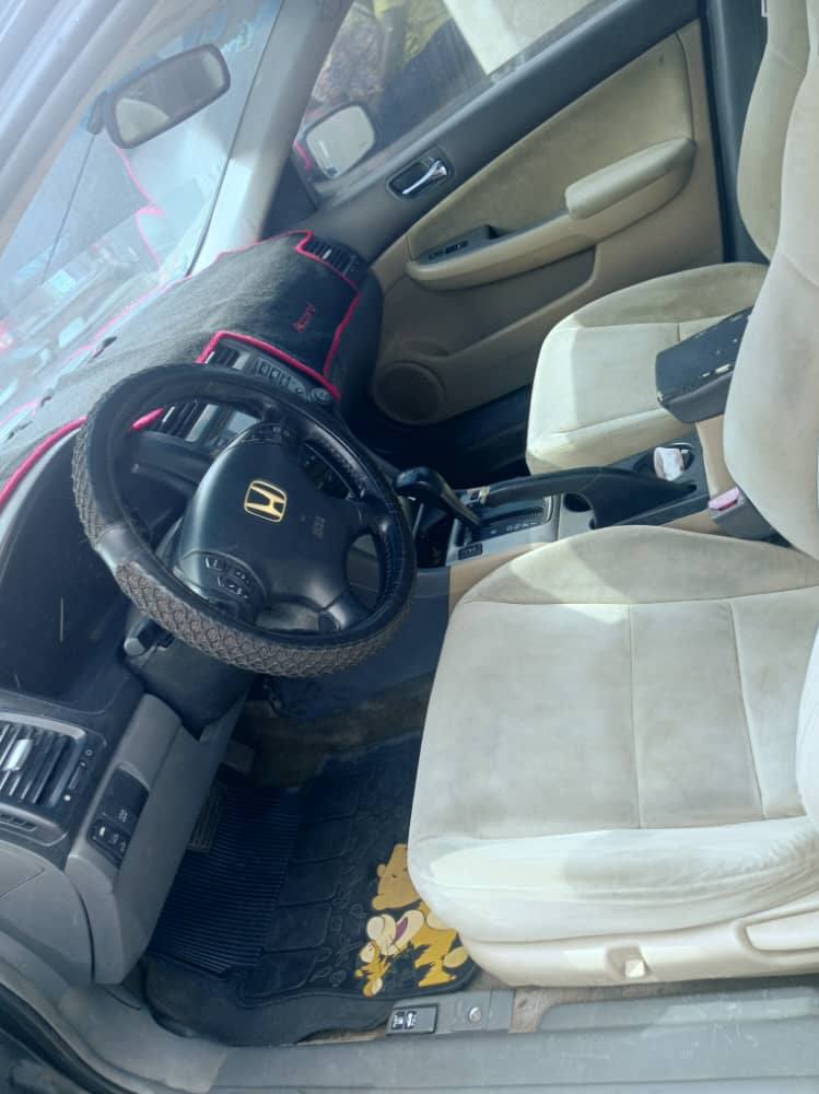 A picture of Honda Accord 06