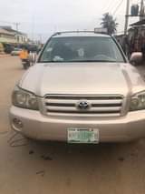 A picture of Toyota Highlander 2005