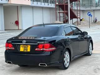A picture of OFA OFA TOYOTA CROWN ATHLETE Year. 2010 Mileage. 82000km Cc.