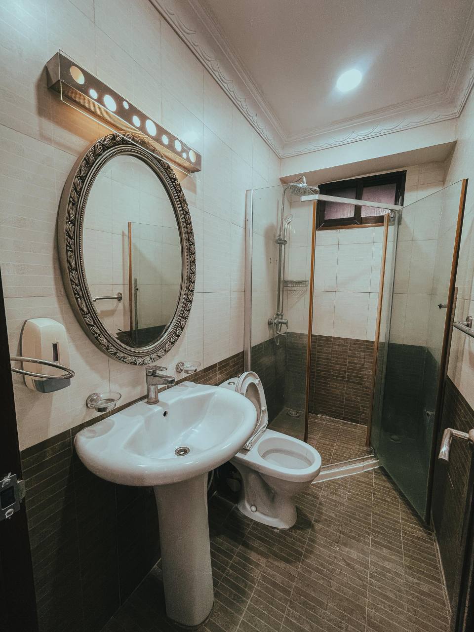 A picture of 4 bedroom apartment for rent 2500 upanga gym swimming pool