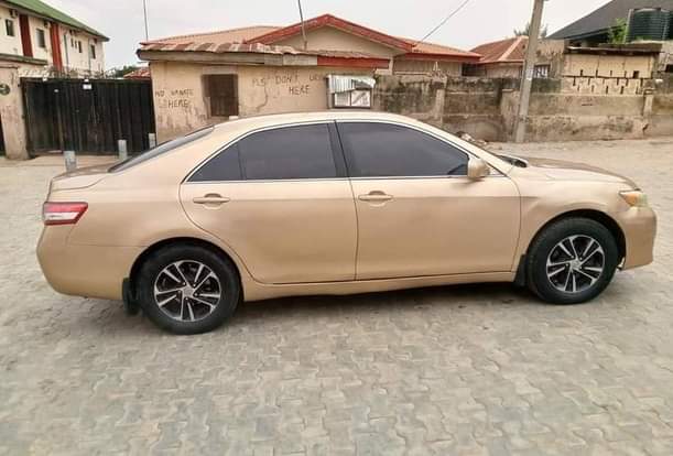 A picture of Distress Distress Just like direct Belgium Toyota Camry 2010 model