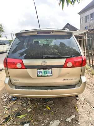 A picture of URGENT SALE MUST GO THIS WEEKEND Clean Reg 07 Toyota