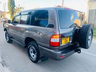 A picture of Land cruiser GX